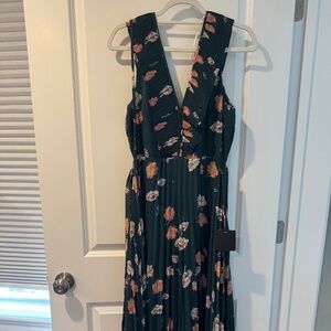 Lulu’s Loved By You Dark Green Floral Print Pleated Chiffon Maxi Dress